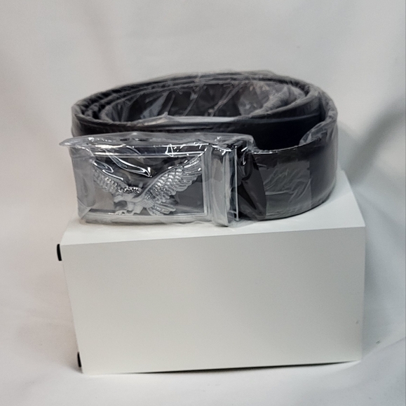 Men's NIP Brown Premium Silver Eagle Buckle Leather Belt Size 48in - Picture 2 of 8